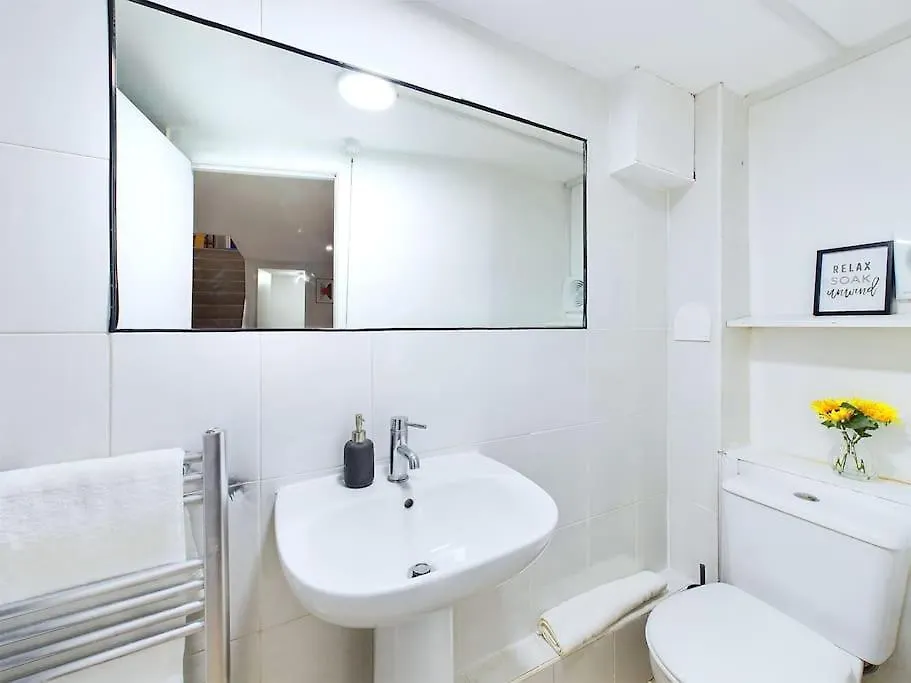New Portland House By Signature Stays - 3 Bedroom House In Cheltenham
