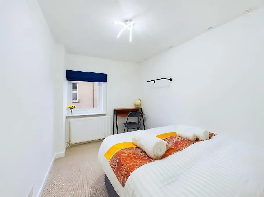Holiday home New Portland House By Signature Stays - 3 Bedroom House In Cheltenham United Kingdom