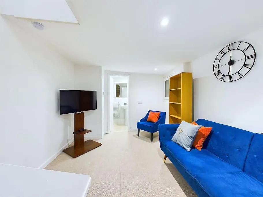 New Portland House By Signature Stays - 3 Bedroom House In Cheltenham United Kingdom