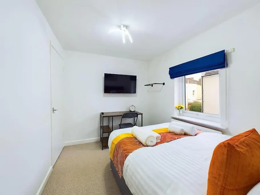 New Portland House By Signature Stays - 3 Bedroom House In Cheltenham Holiday home